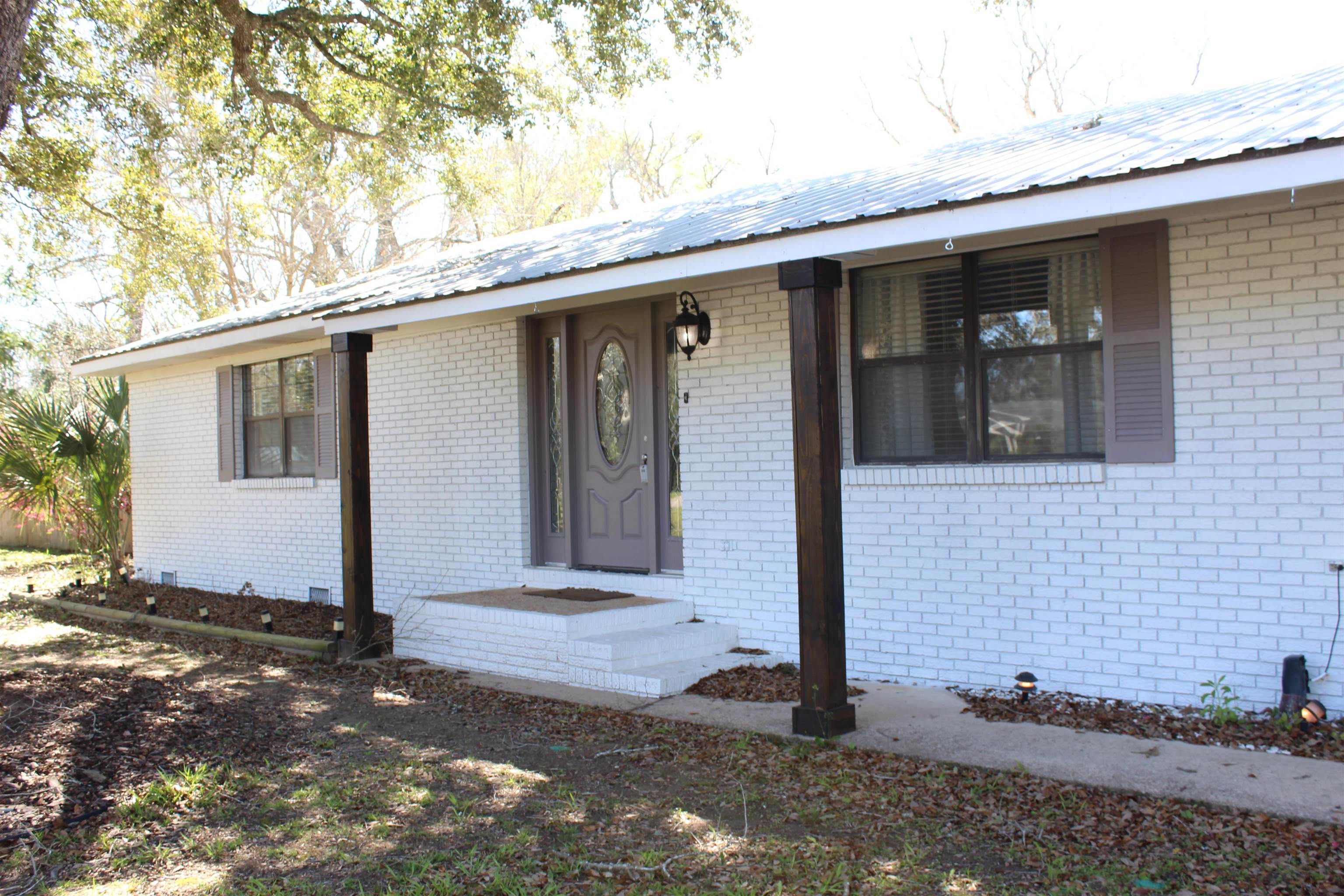1027 North Oak Street Foley, AL 36535 - Photo 1 of 28