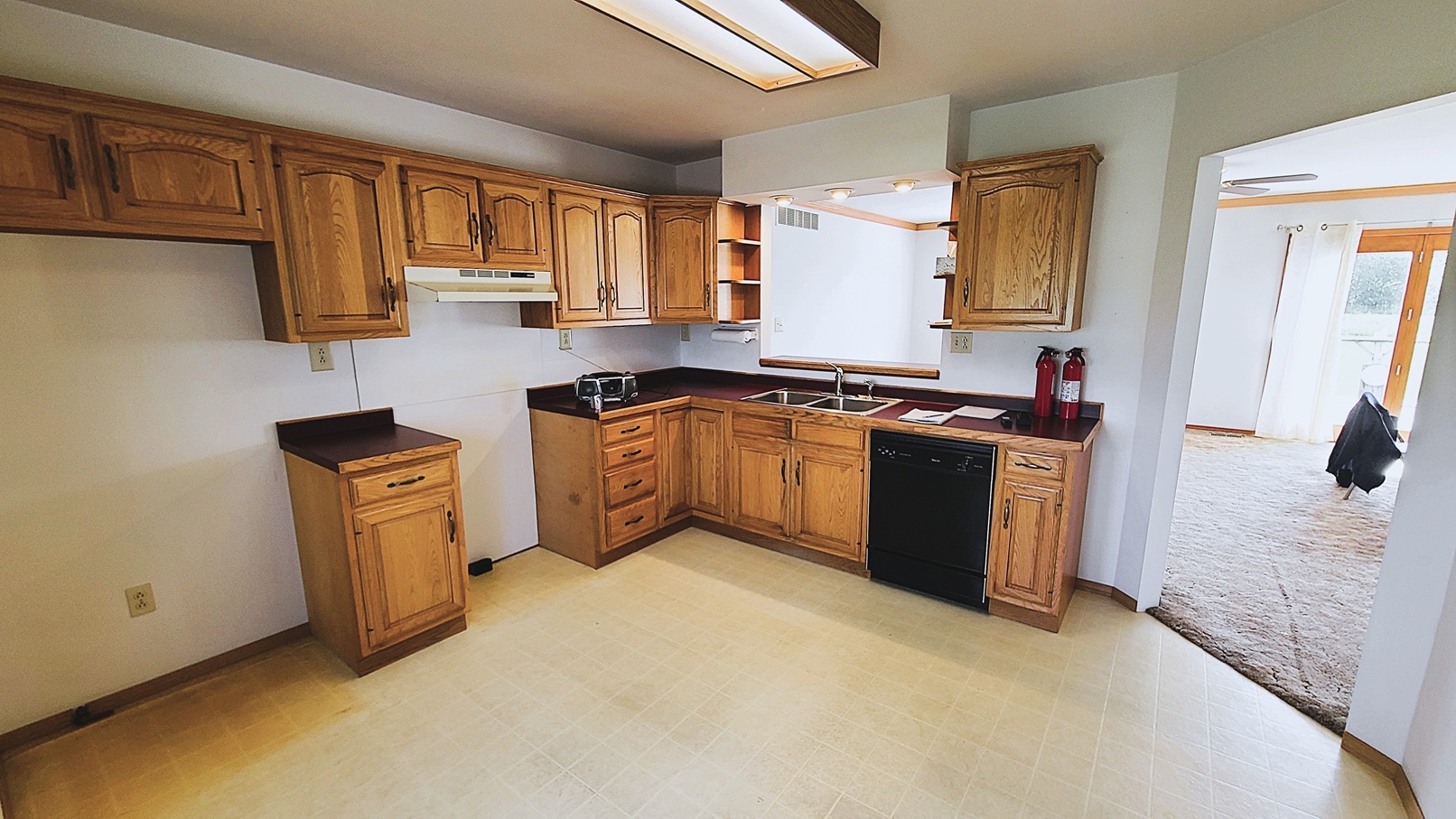 9830 Yorktown Road Lyndon, IL 61261 - Photo 9 of 36