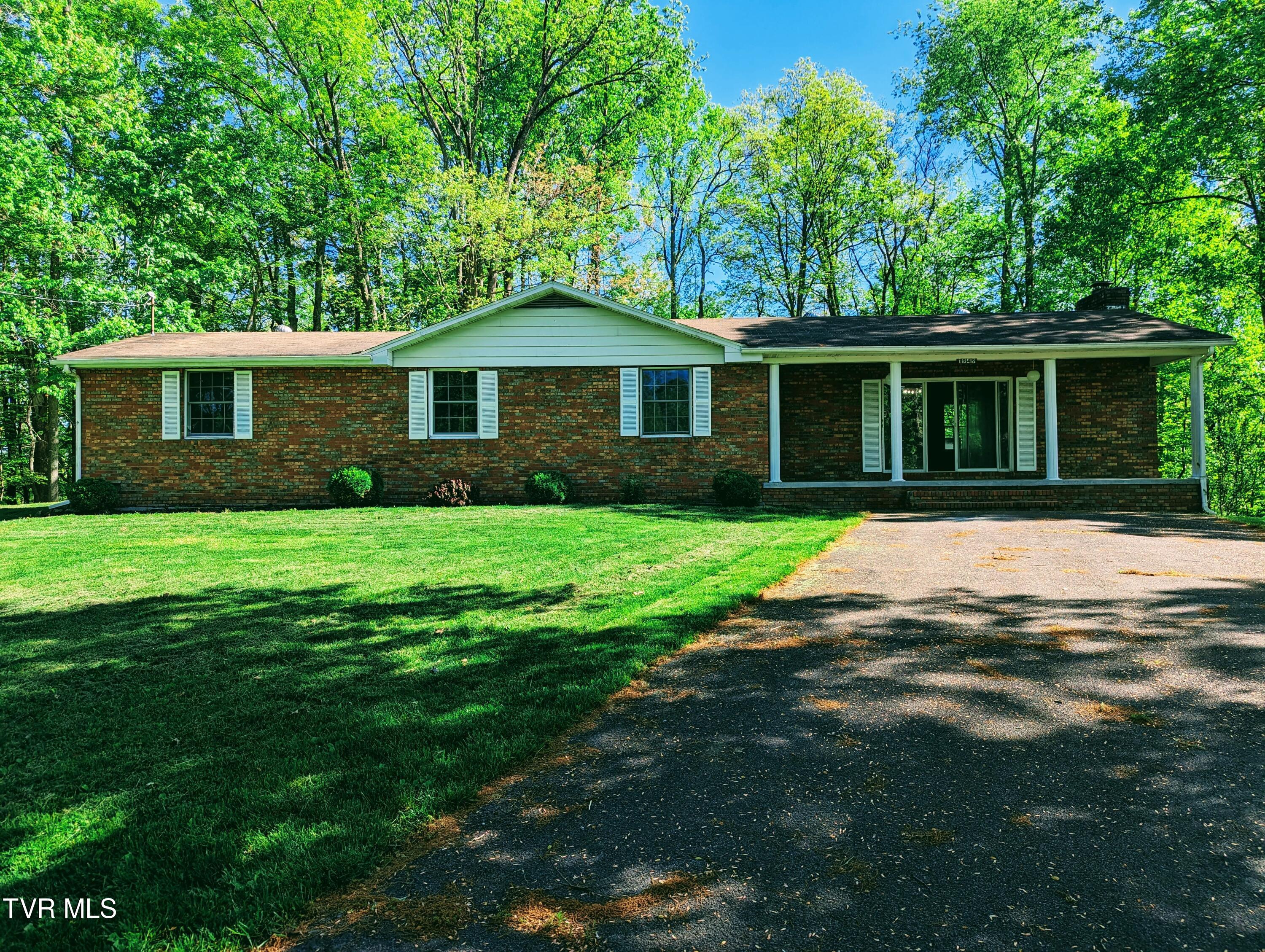 1949 DC Caney Ridge Road Clintwood, VA 24228 - Photo 1 of 30 1000005549