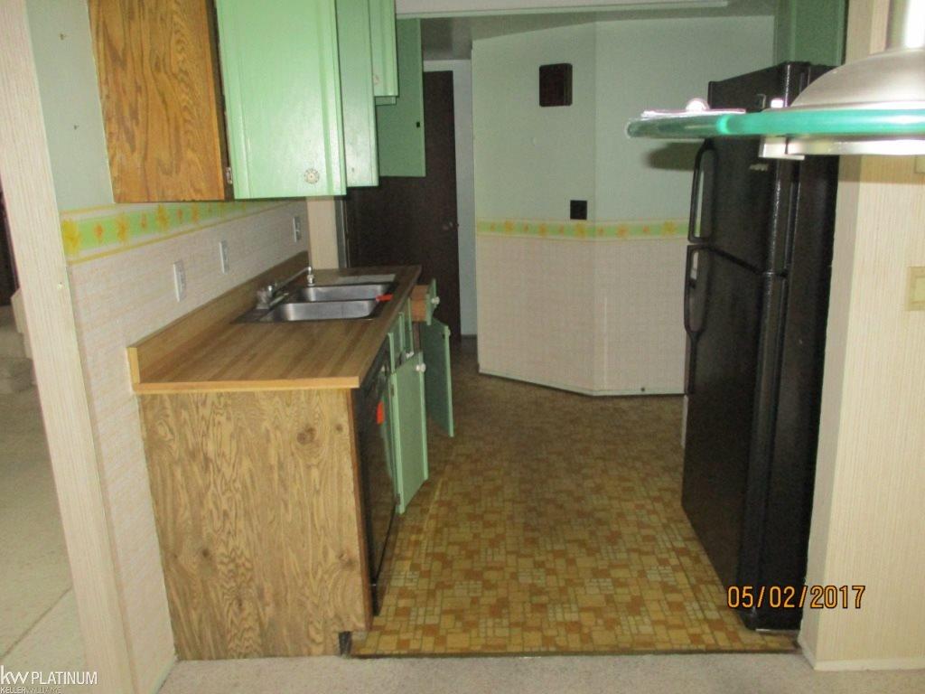 51128 South Foster Road New Baltimore, MI 48047 - Photo 15 of 22 31319424-14.JPG
