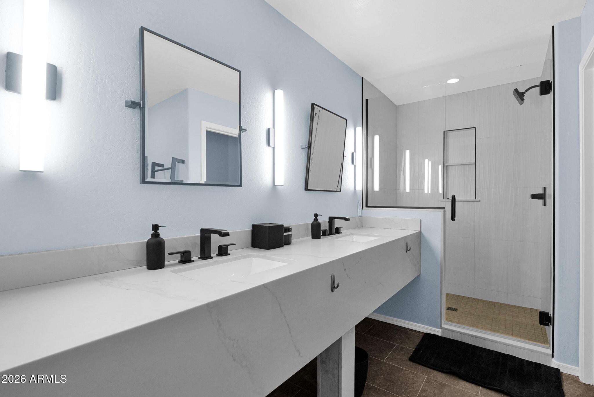 1024 East Frye Road, Unit 1092 Phoenix, AZ 85048 - Photo 19 of 35 a bathroom with a double vanity sink mirror and