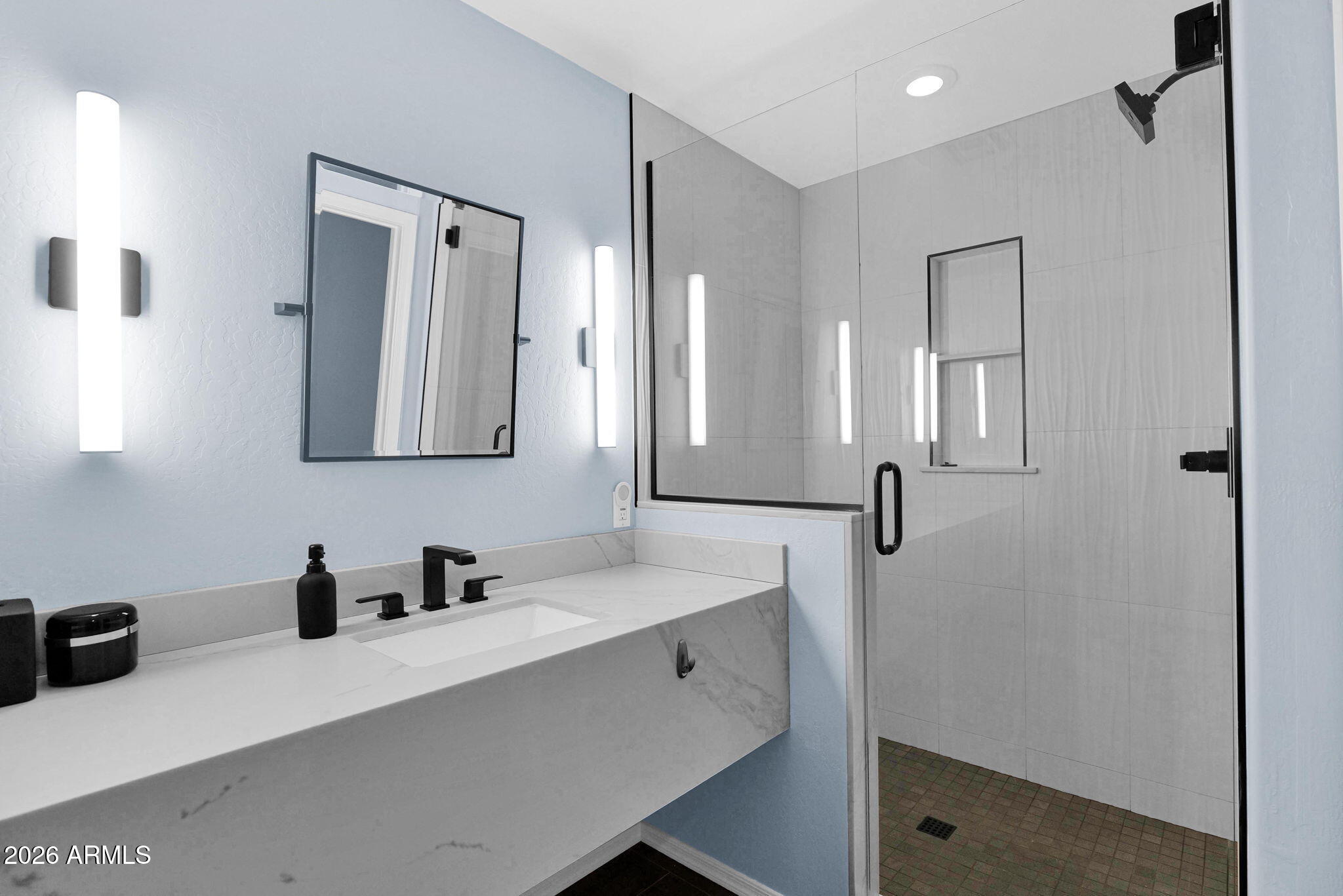 1024 East Frye Road, Unit 1092 Phoenix, AZ 85048 - Photo 22 of 35 a bathroom with a double vanity sink mirror and