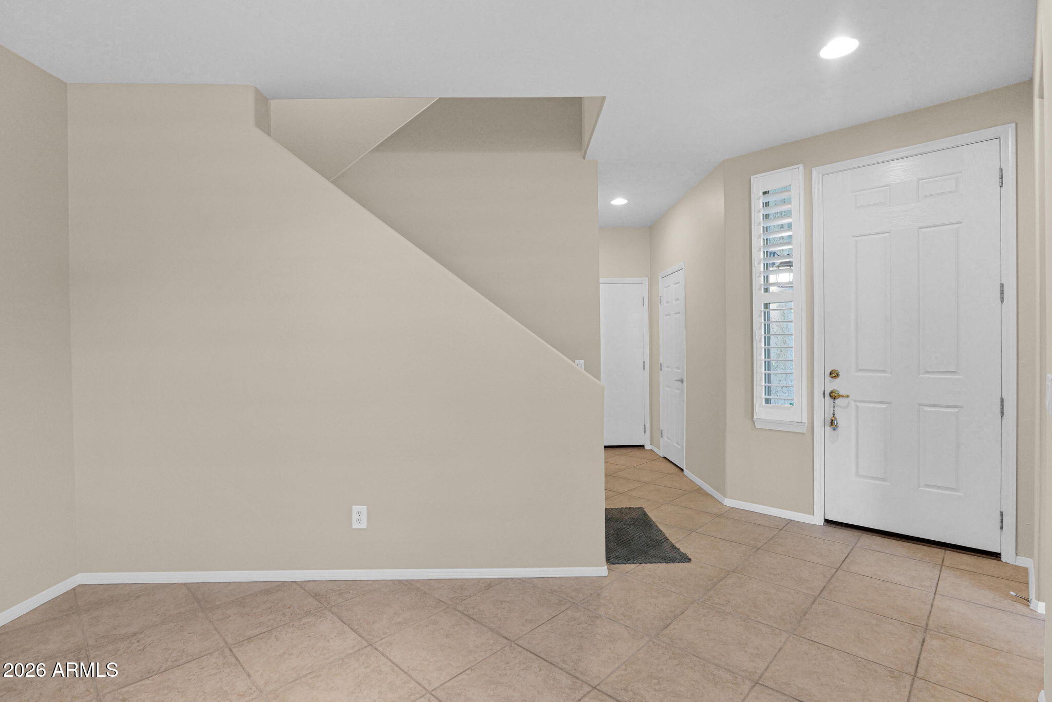 1024 East Frye Road, Unit 1092 Phoenix, AZ 85048 - Photo 5 of 35 a view of an empty room