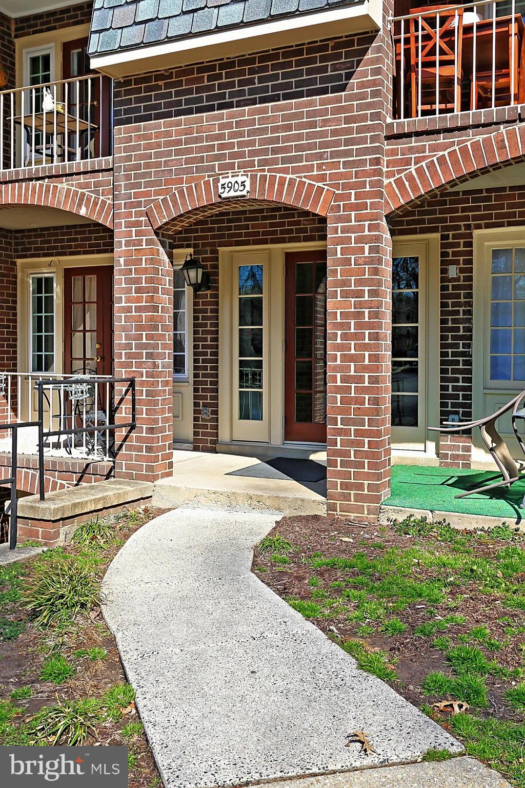 5905 Noblestown Road, Unit L Springfield, VA 22152 - Photo 3 of 49 Main entrance