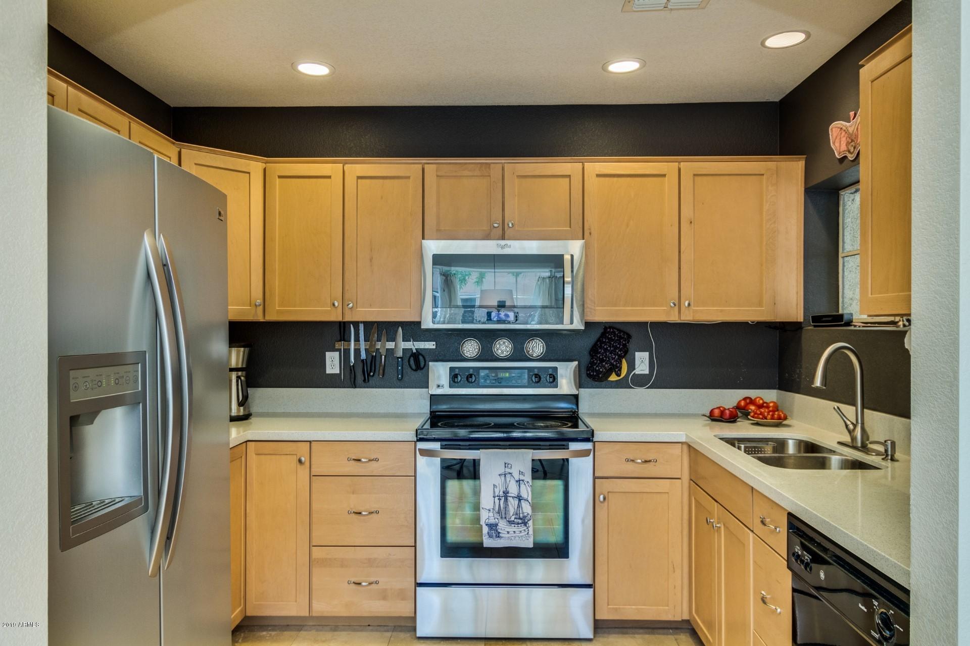 1556 East Cheery Lynn Road Phoenix, AZ 85014 - Photo 6 of 31 0011-Cheery (11)