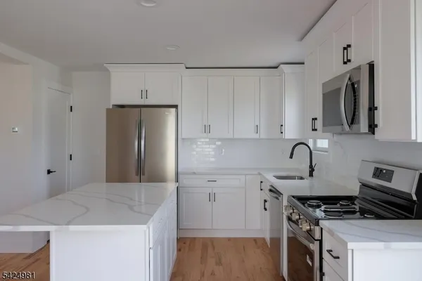 $639,900 | 946 Moessner Avenue, Union, NJ 07083