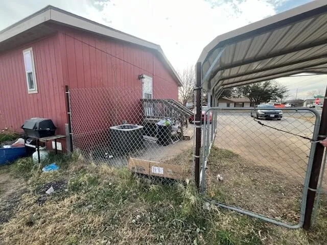 $195,000 | 406 North St Benedict Street, Stanton, TX 79782