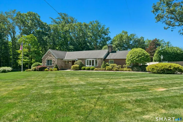 $1,550,000 | 211 Old Norwalk Road, New Canaan, CT 06840