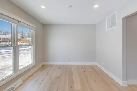 $3,800 | 4150 Williams Court, Hoffman Estates, IL 60192