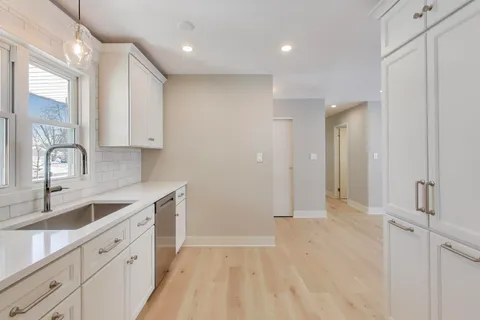 $3,800 | 4150 Williams Court, Hoffman Estates, IL 60192