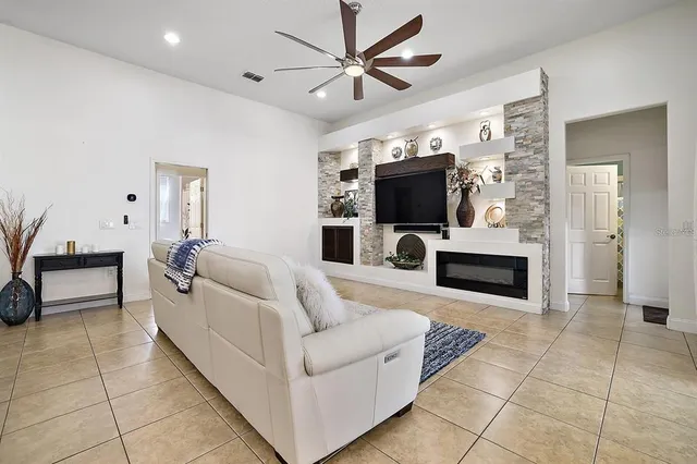 $3,500 | 2847 Majestic Isle Drive, Clermont, FL 34711