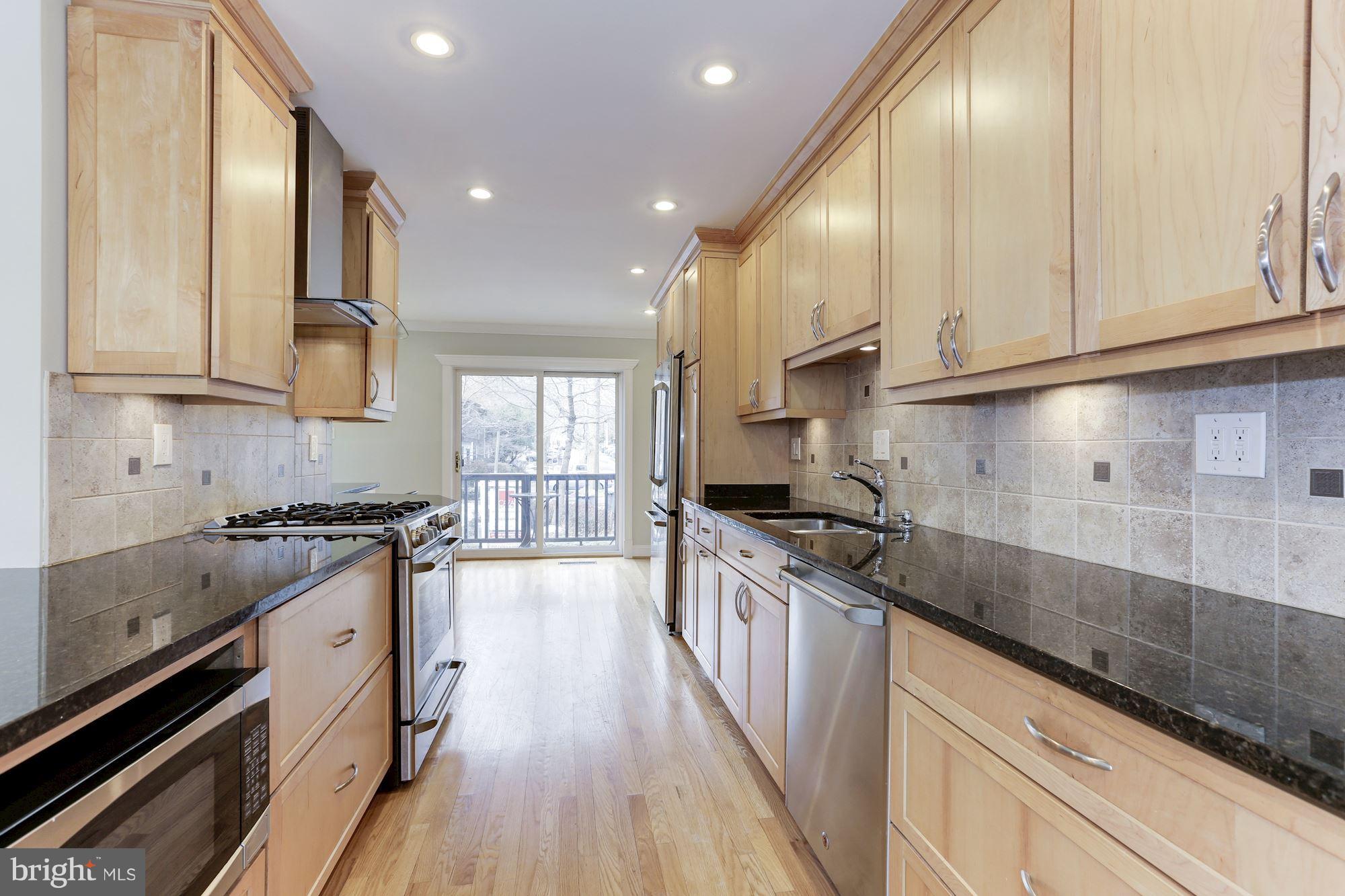 2021 Golf Course Drive Reston, VA 20191 - Photo 3 of 30 Kitchen