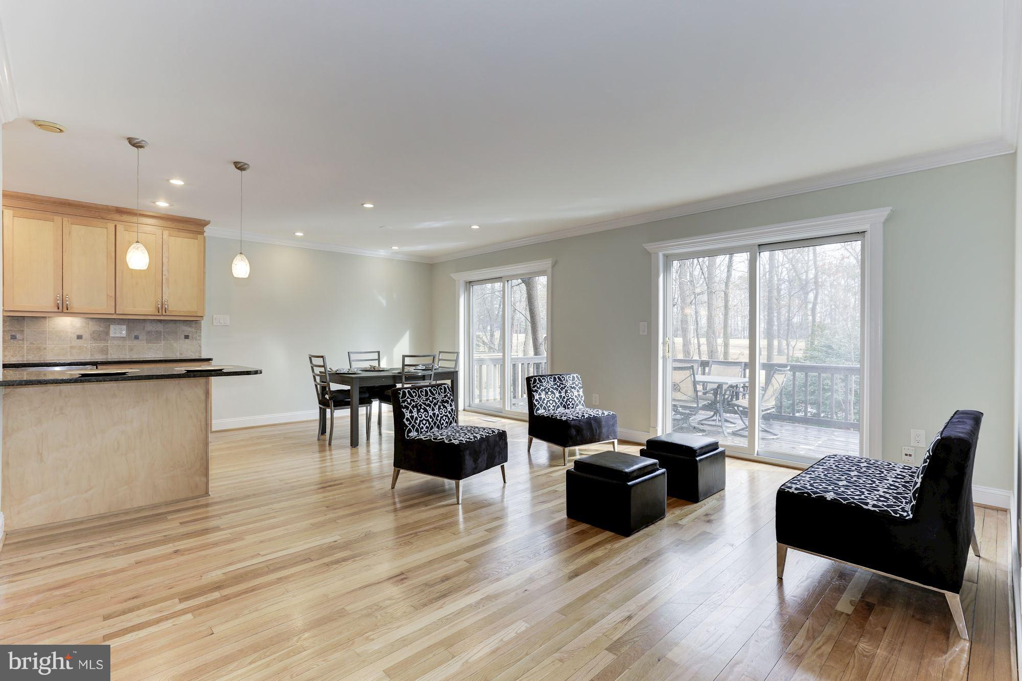 2021 Golf Course Drive Reston, VA 20191 - Photo 7 of 30 Living Room