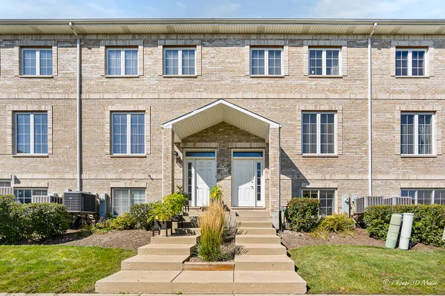 $429,000 | 183 East River Road, Unit F4, Des Plaines, IL 60016