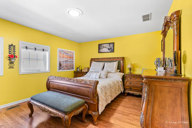 $429,000 | 183 East River Road, Unit F4, Des Plaines, IL 60016