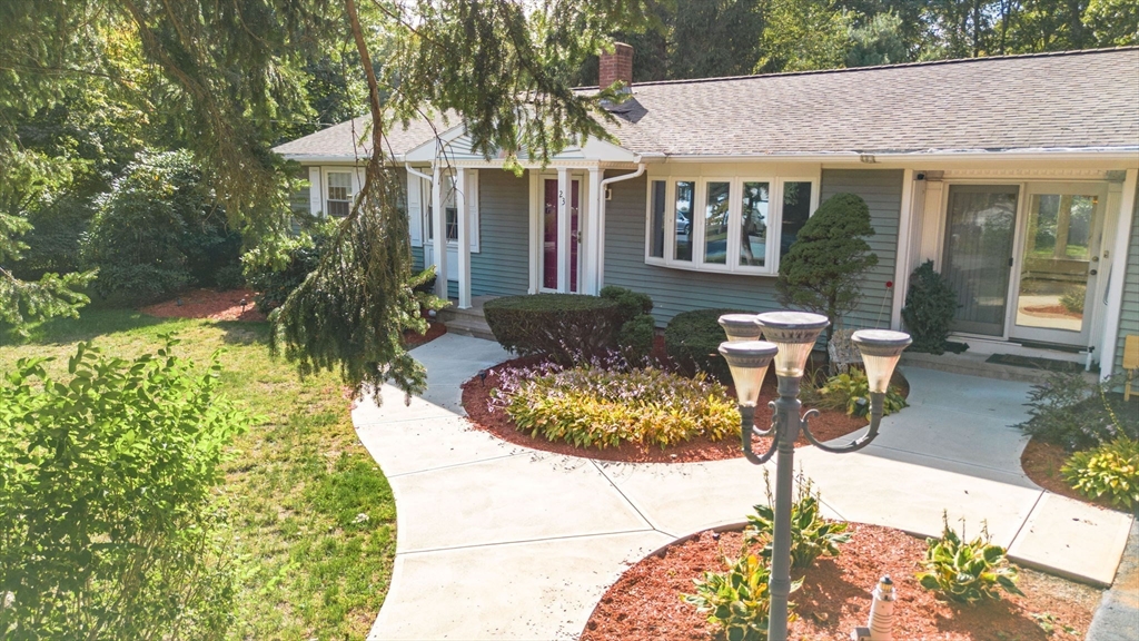 23 Colonial Way Rehoboth, MA 02769 - Photo 2 of 37
