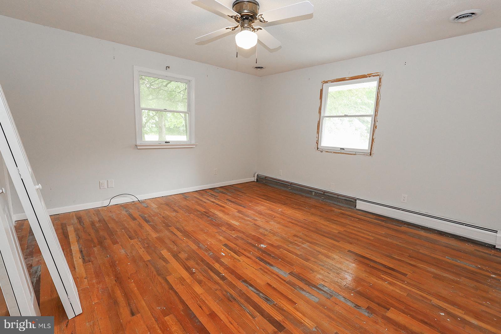 48146 Mallard View Lane St. Inigoes, MD 20684 - Photo 21 of 46 Spacious room with natural light.