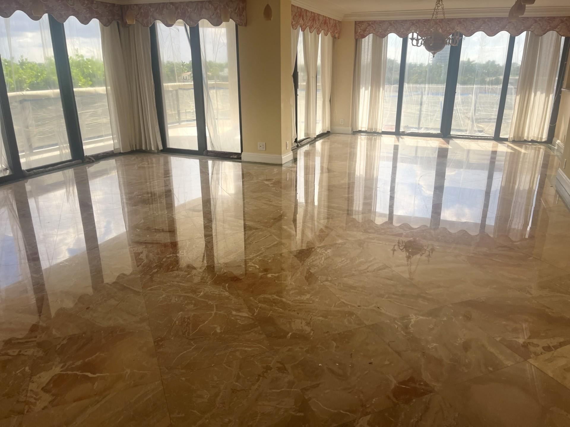 19667 Turnberry Way, Unit 4J Miami, FL 33180 - Photo 5 of 14 Photo 5