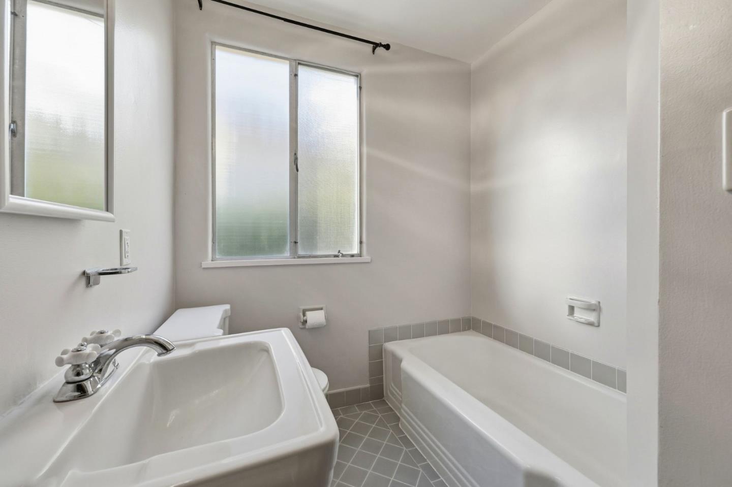 24 Baytree Way San Mateo, CA 94402 - Photo 14 of 20