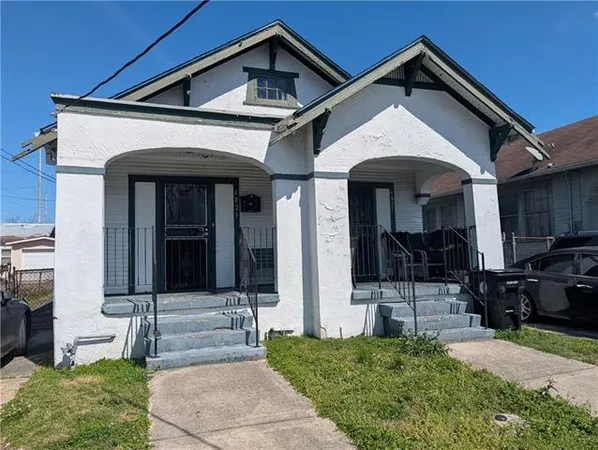 $1,375 | 4823 Euphrosine Street, New Orleans, LA 70125