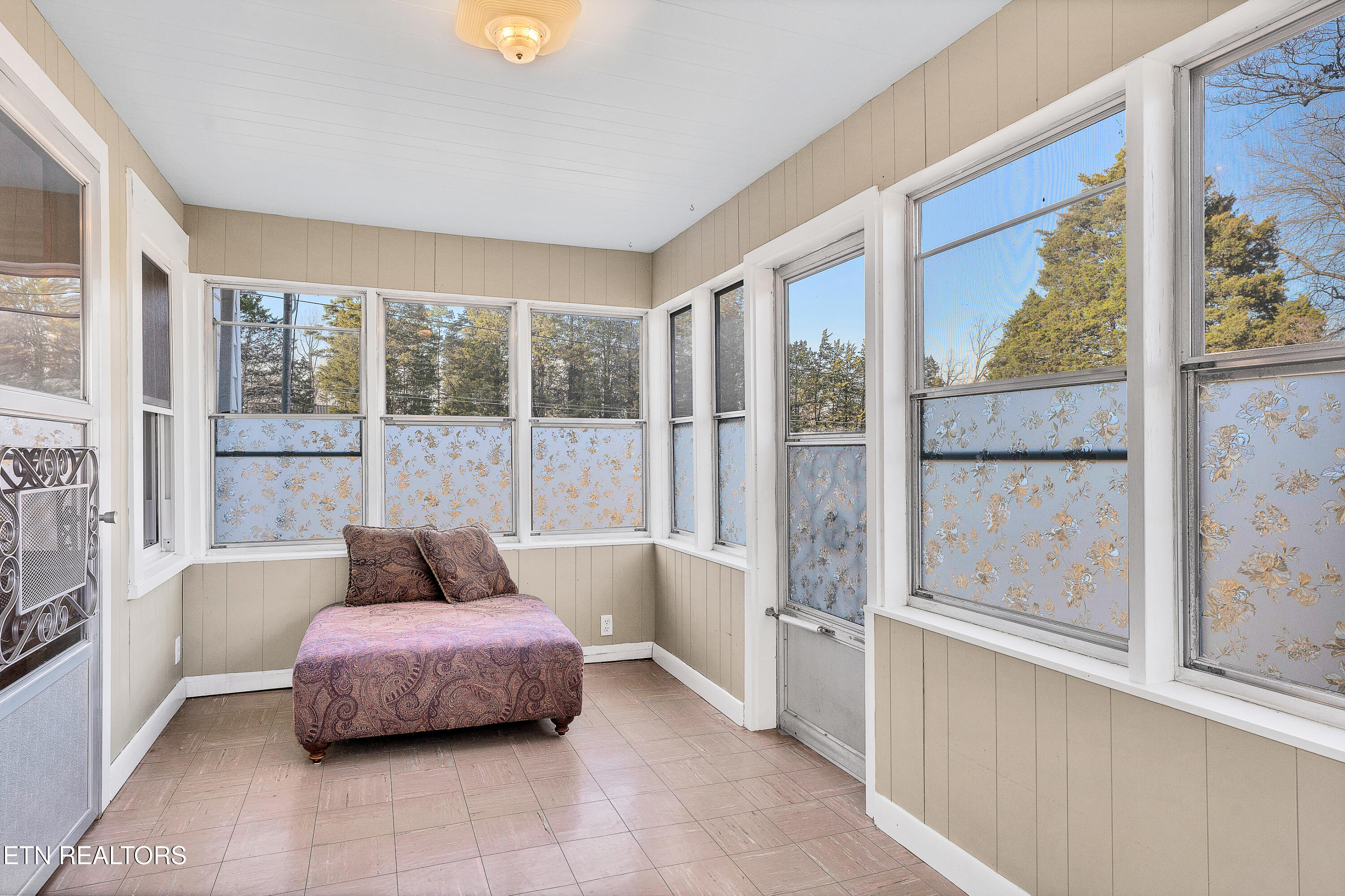 2919 Montvale Road Maryville, TN 37803 - Photo 20 of 45 SUNROOM