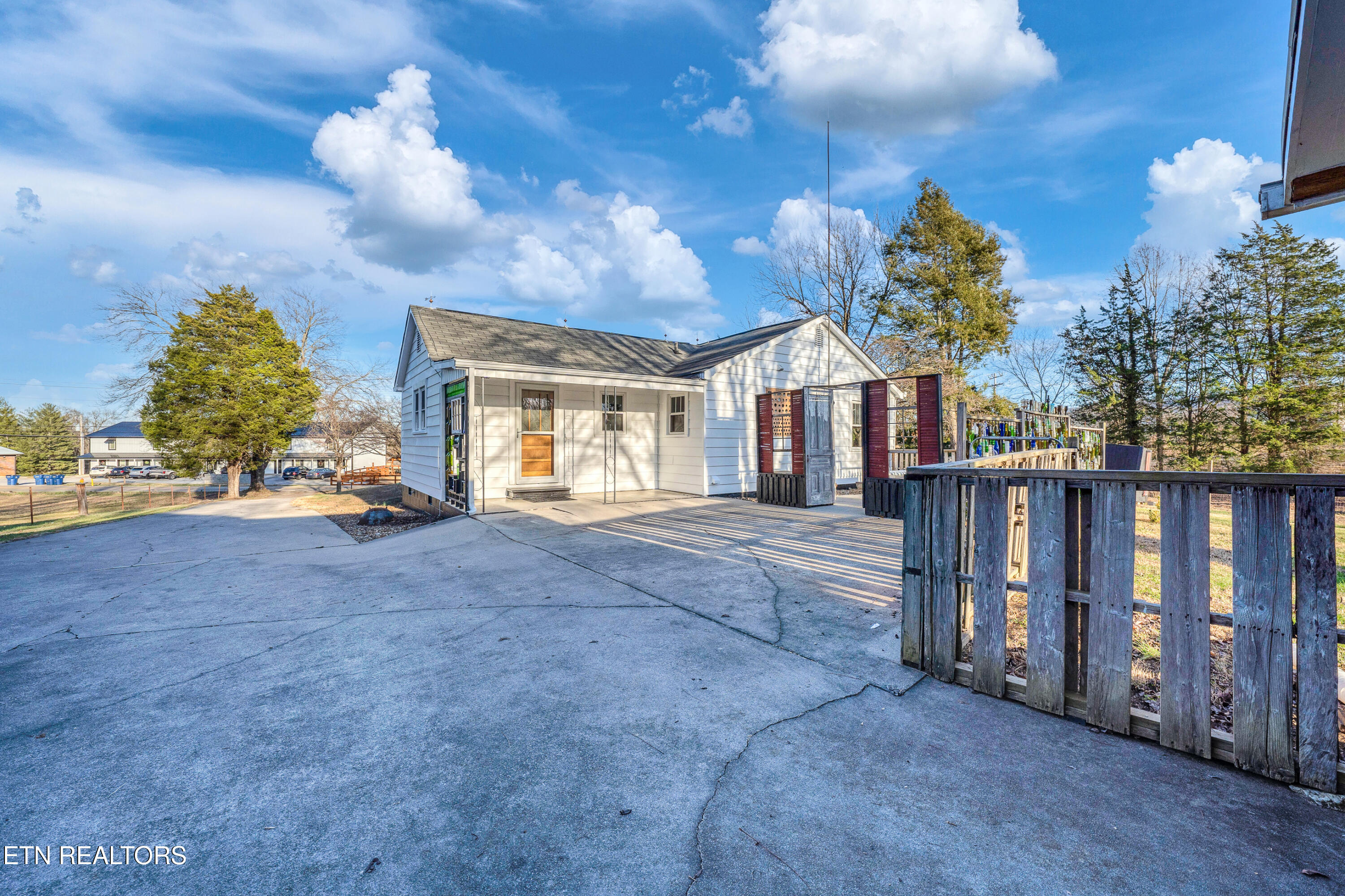 2919 Montvale Road Maryville, TN 37803 - Photo 6 of 45 NEW GUTTERS AND LEAF GUARDS