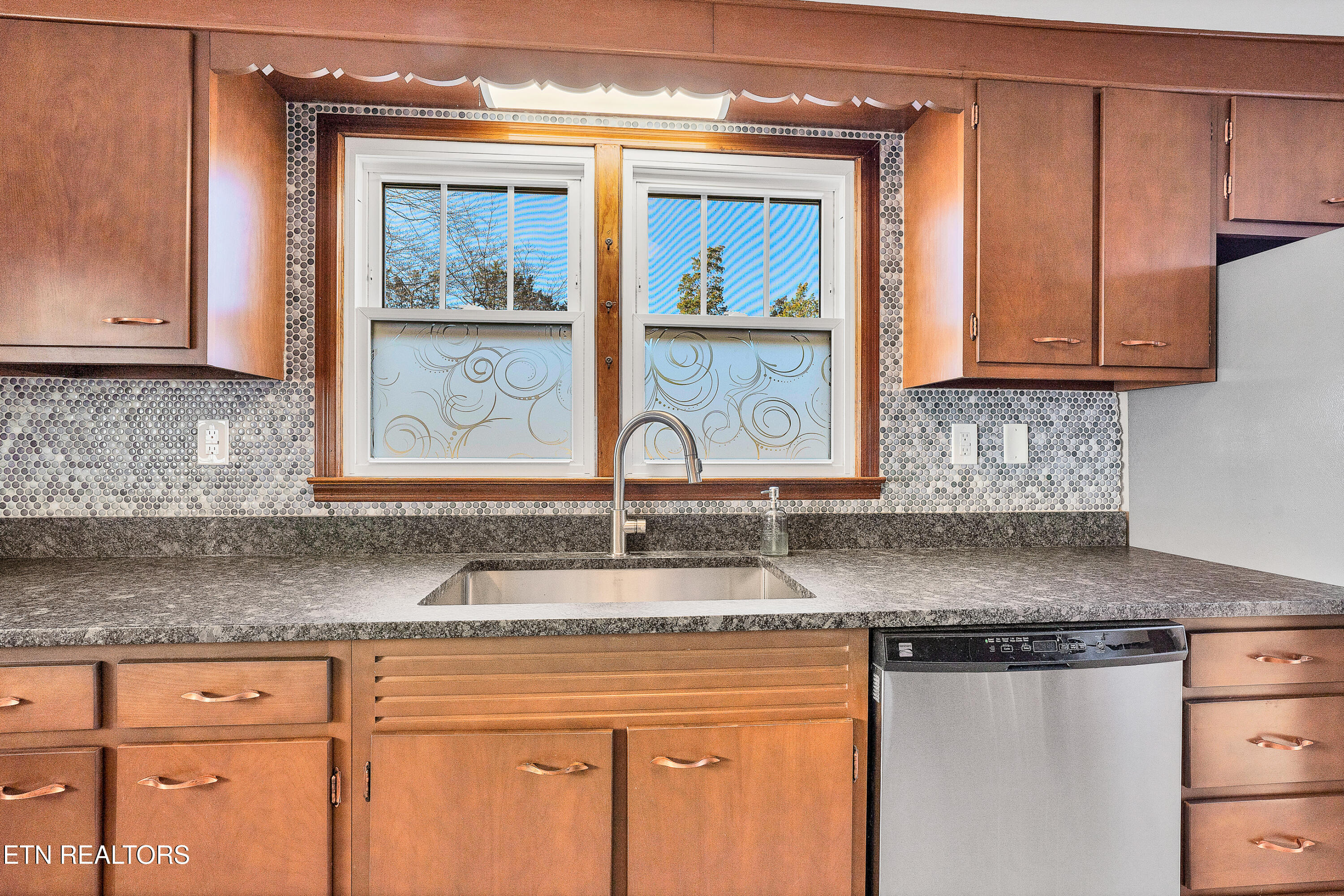 2919 Montvale Road Maryville, TN 37803 - Photo 9 of 45 NEW KITCHEN APPLIANCES