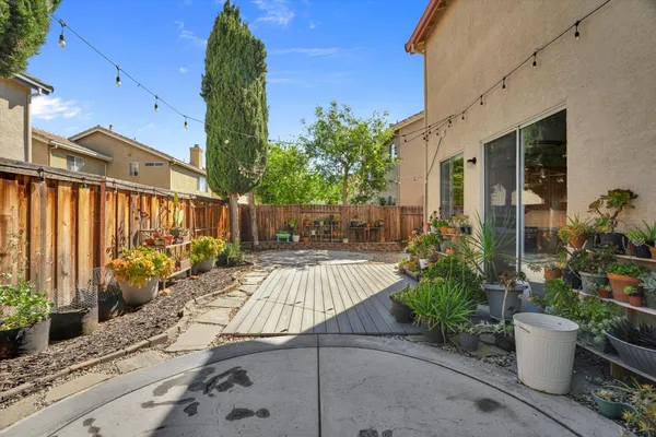 $575,000 | 1977 Grove Court, Tracy, CA 95376