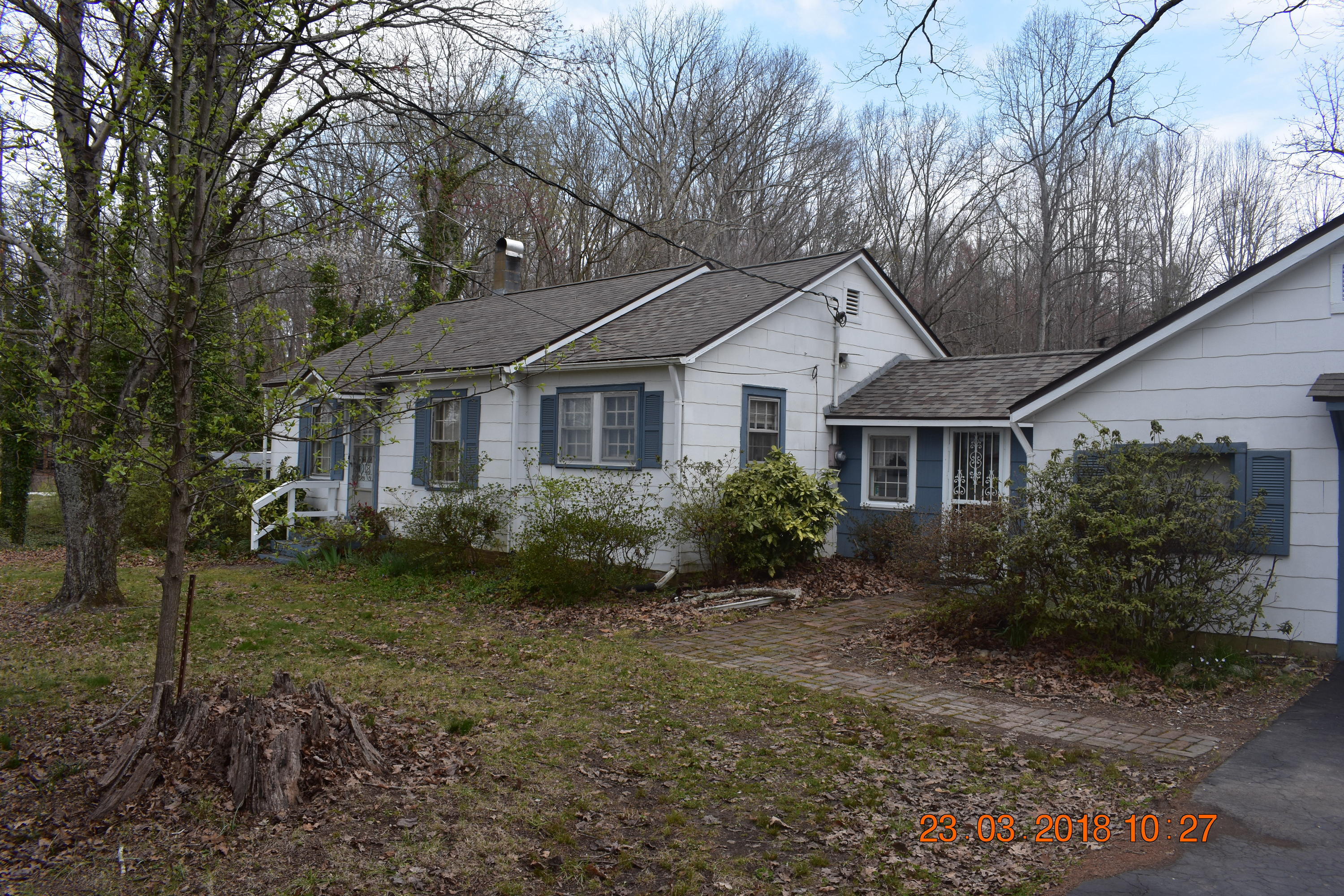 2208 Amherst Road Knoxville, TN 37921 - Photo 1 of 5 DSC_0113