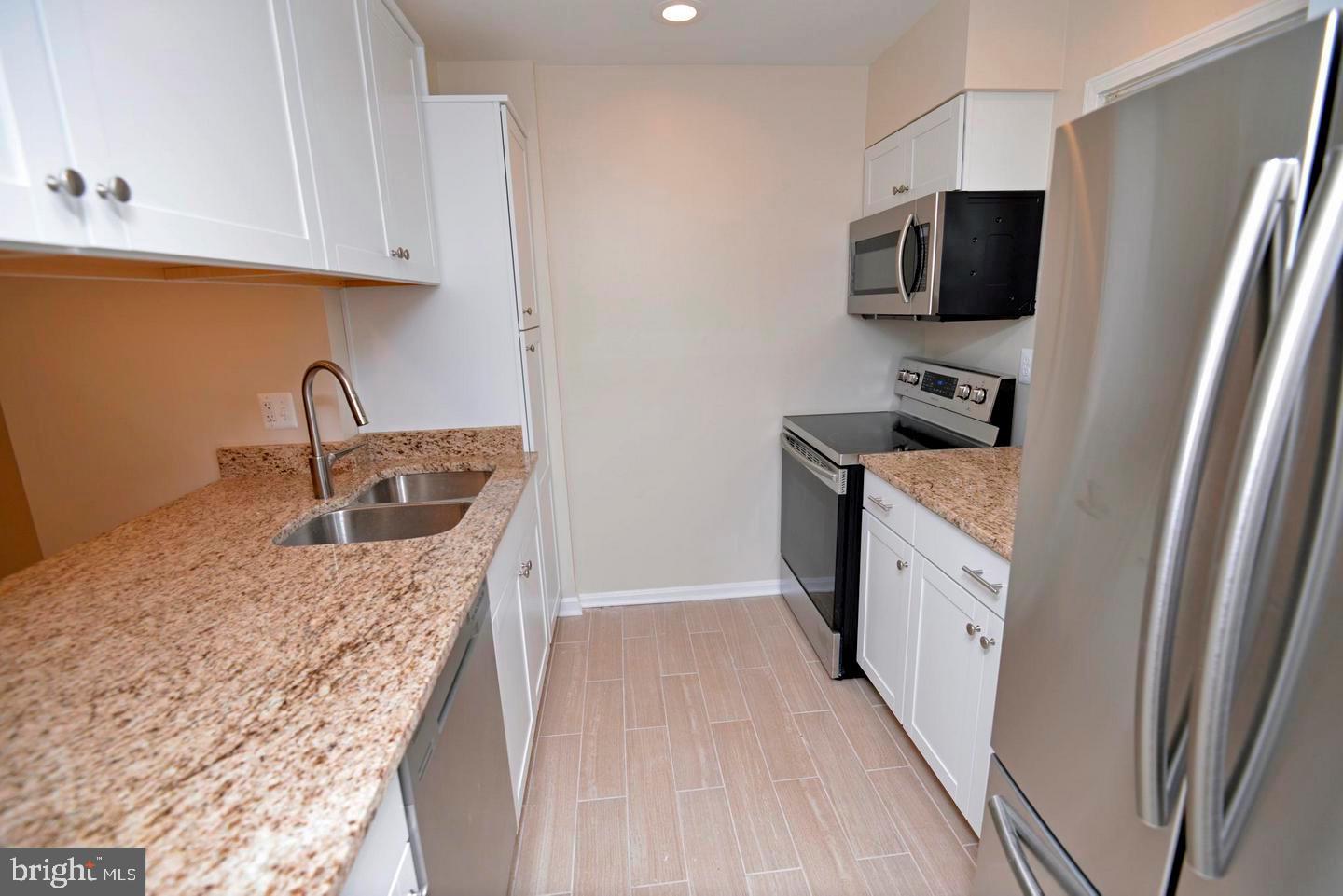14447 Golden Oak Road Centreville, VA 20121 - Photo 6 of 42