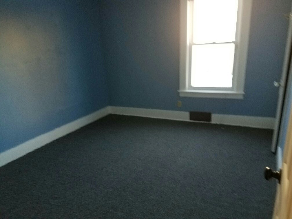 94 Cilley Road Manchester, NH 03103 - Photo 13 of 24