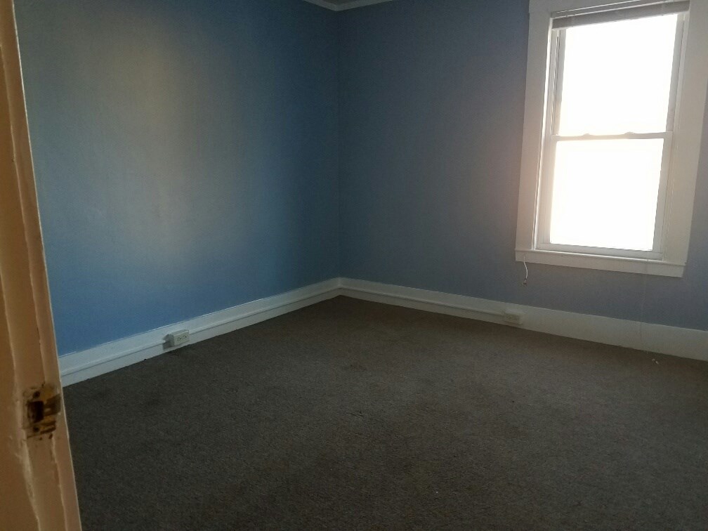 94 Cilley Road Manchester, NH 03103 - Photo 19 of 24