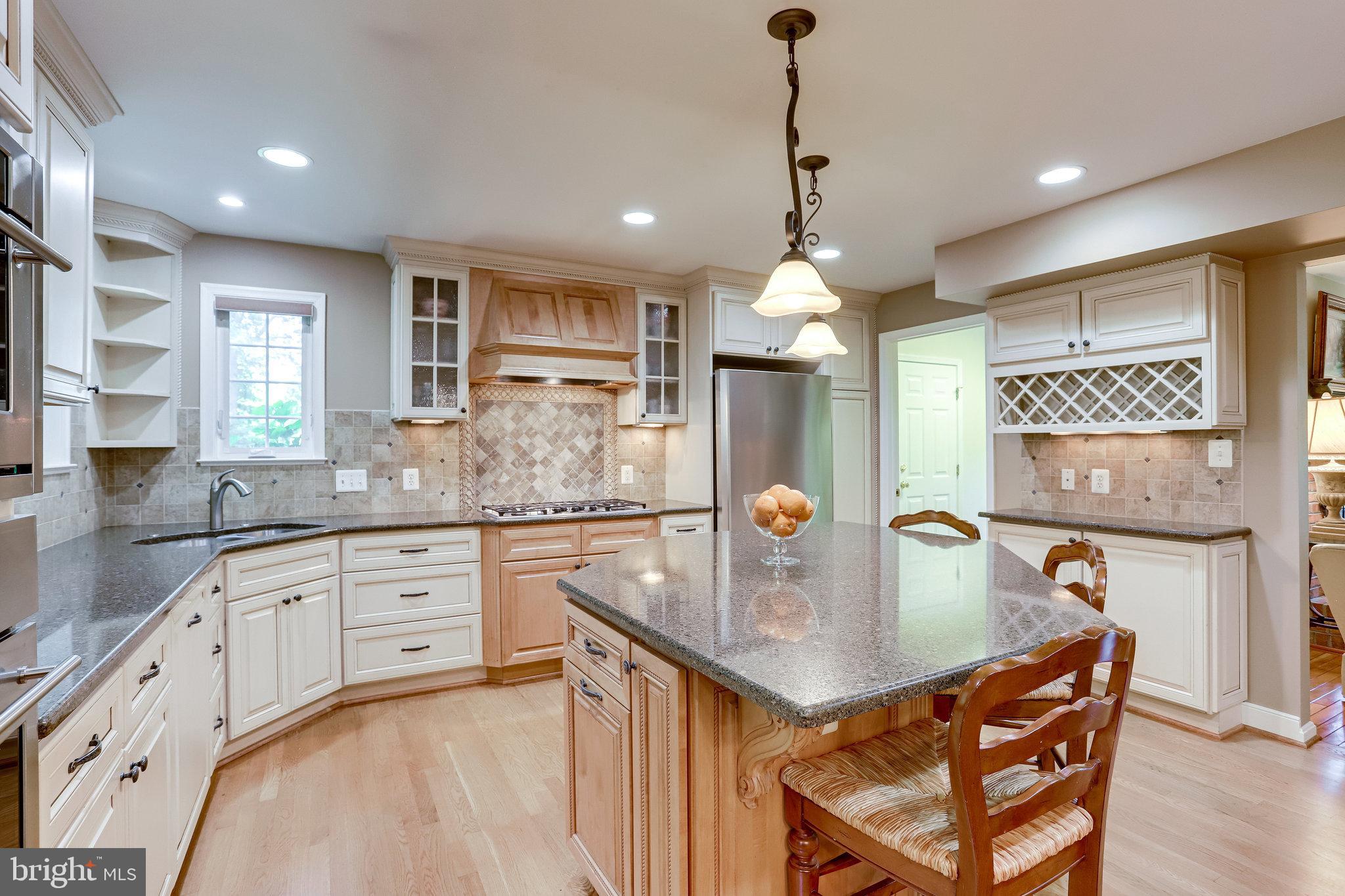 1216 Bishopsgate Way Reston, VA 20194 - Photo 11 of 48 Renovated & Expanded Eat-in Kitchen!