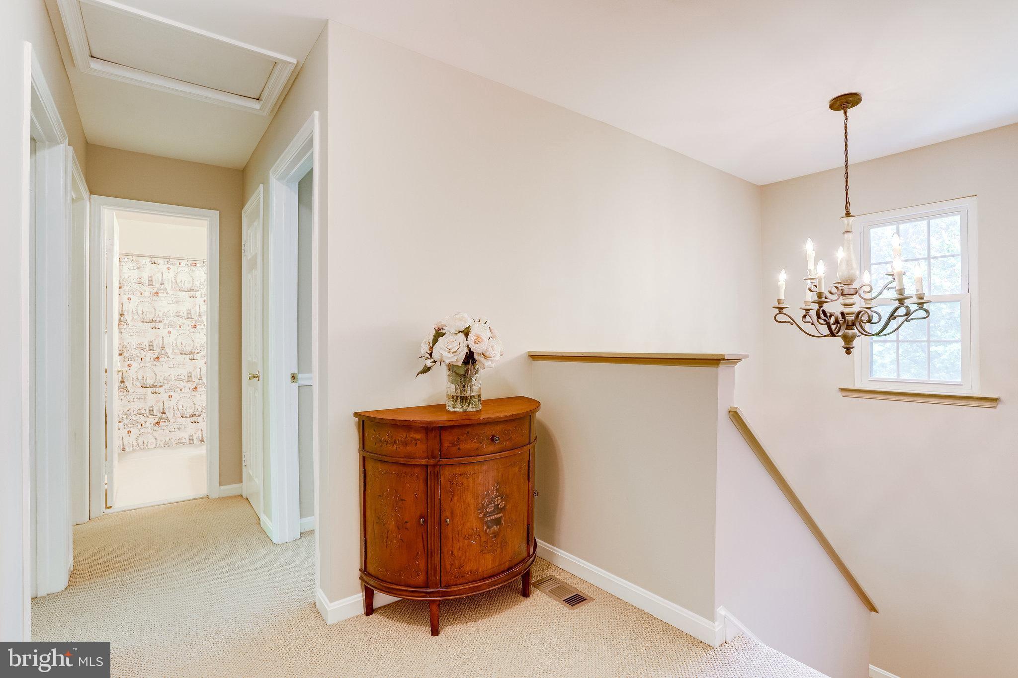 1216 Bishopsgate Way Reston, VA 20194 - Photo 17 of 48 Upper Hallway