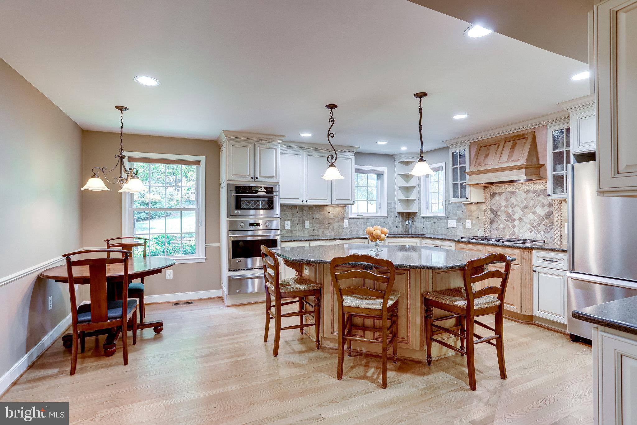 1216 Bishopsgate Way Reston, VA 20194 - Photo 10 of 48 Renovated & Expanded Eat-in Kitchen!