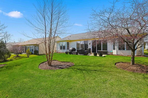 $530,000 | 12314 Arlington Drive, Huntley, IL 60142
