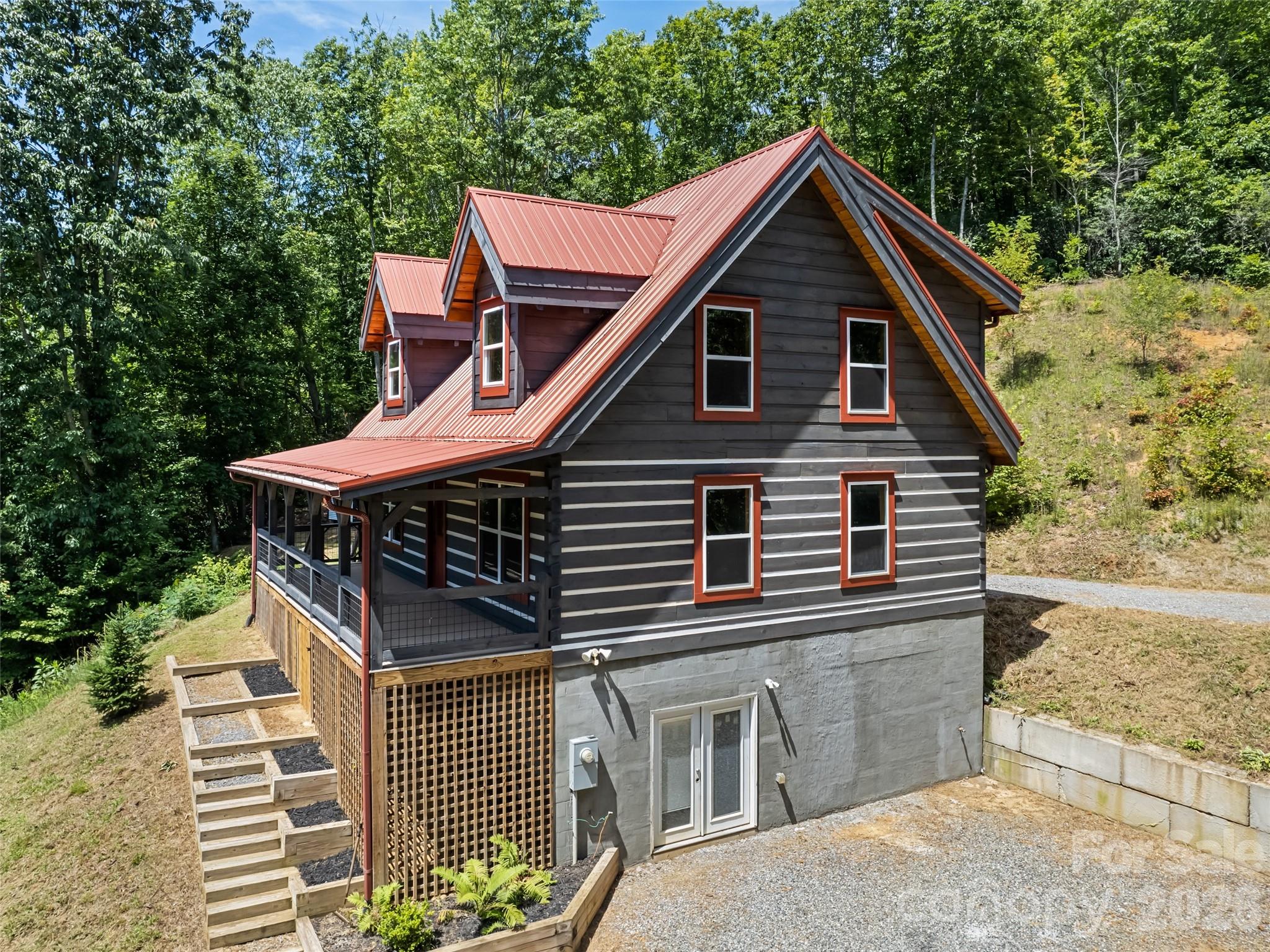 785 Orion Davis Road Waynesville, NC 28786 - Photo 5 of 39 Gallery Image 5