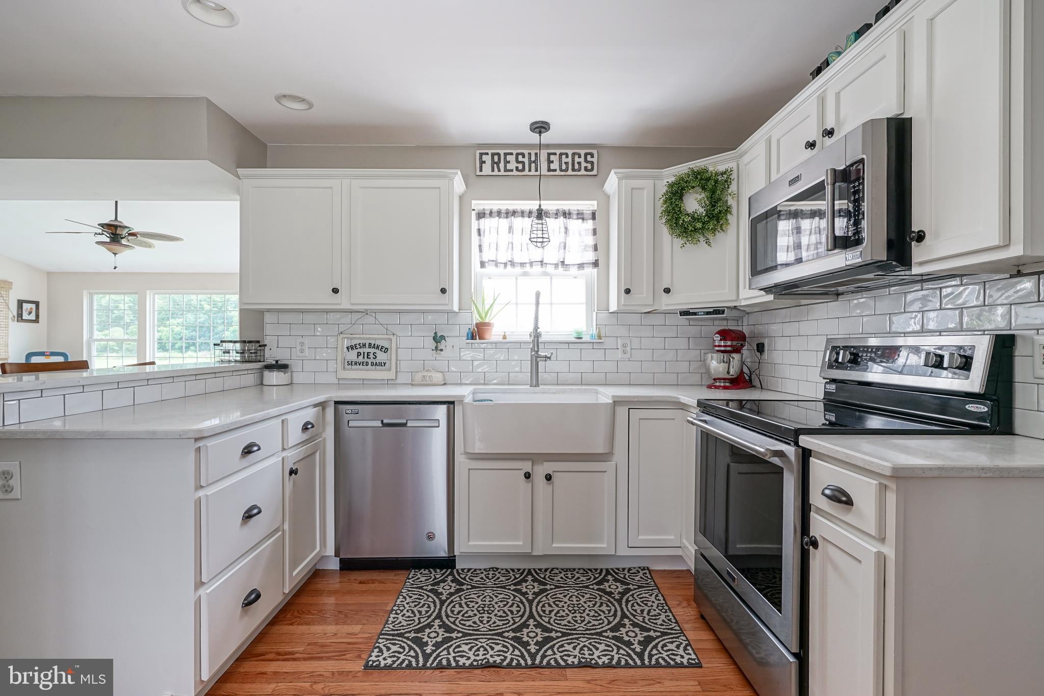 5312 Lake Road Newfield, NJ 08344 - Photo 14 of 37 Kitchen w/ SS Appliances