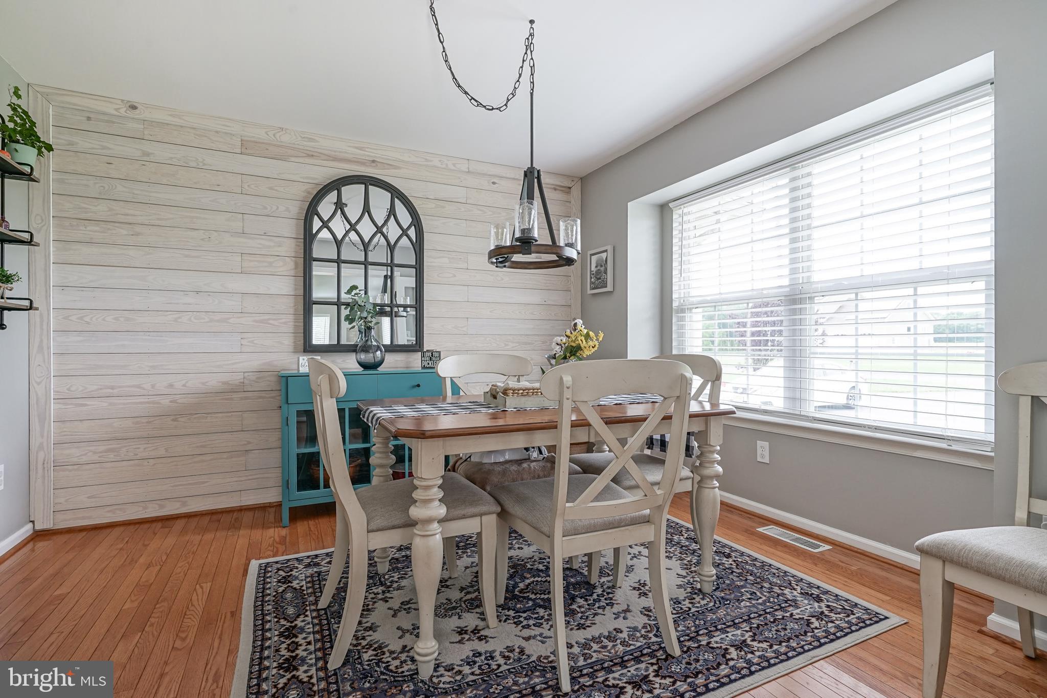 5312 Lake Road Newfield, NJ 08344 - Photo 4 of 37 Dining Room w/ Bay Windows