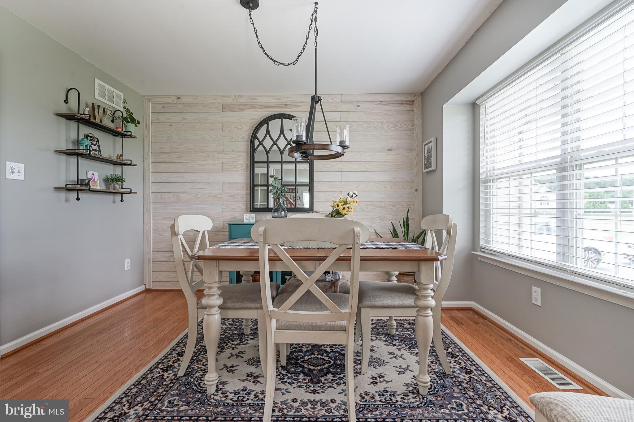 5312 Lake Road Newfield, NJ 08344 - Photo 6 of 37 Dining Room