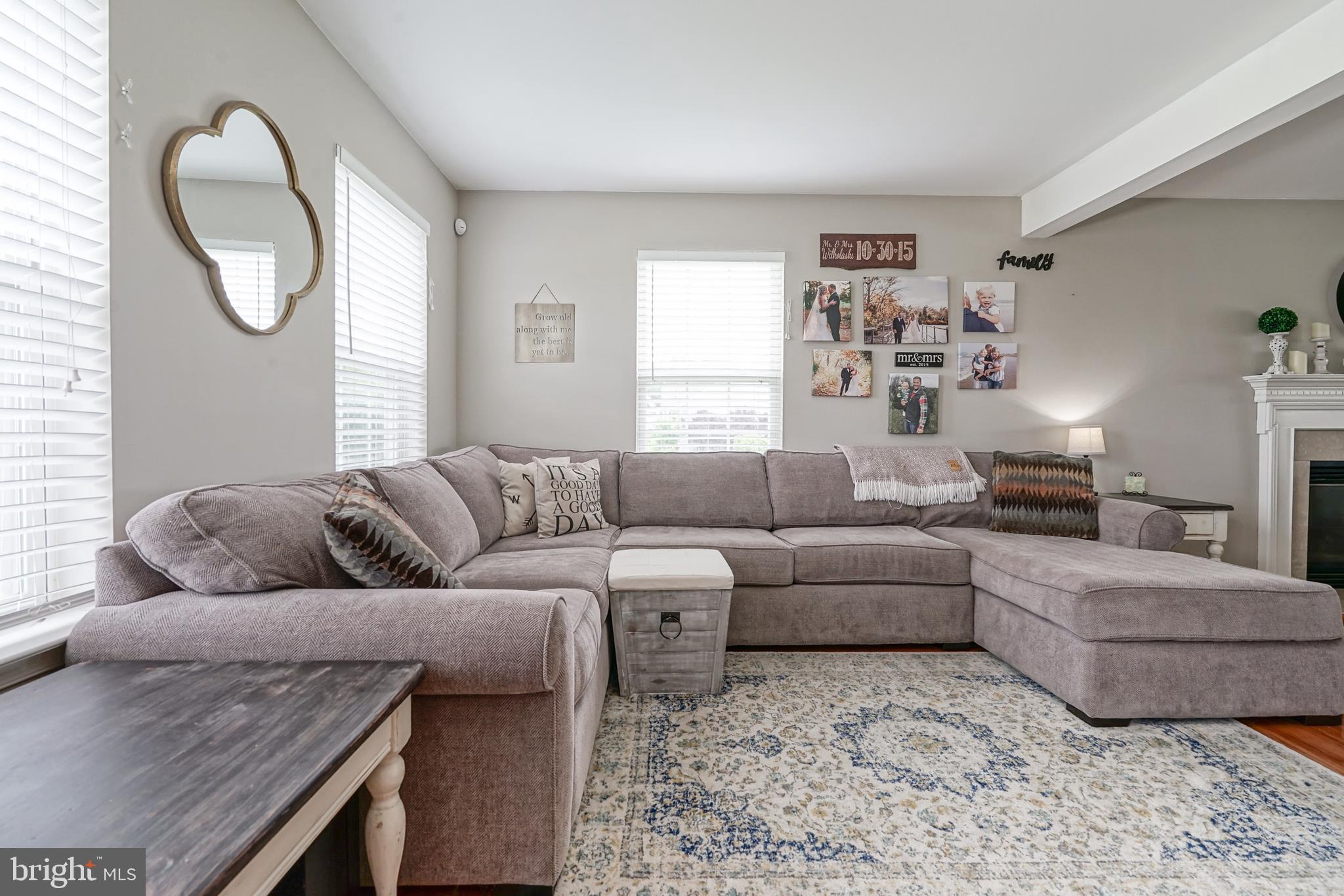 5312 Lake Road Newfield, NJ 08344 - Photo 7 of 37 Living Room