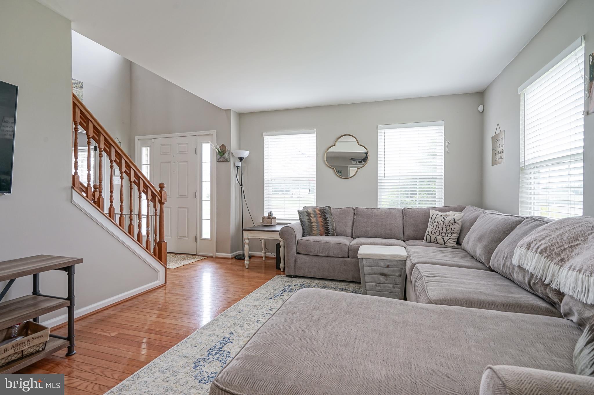 5312 Lake Road Newfield, NJ 08344 - Photo 9 of 37 Living Room
