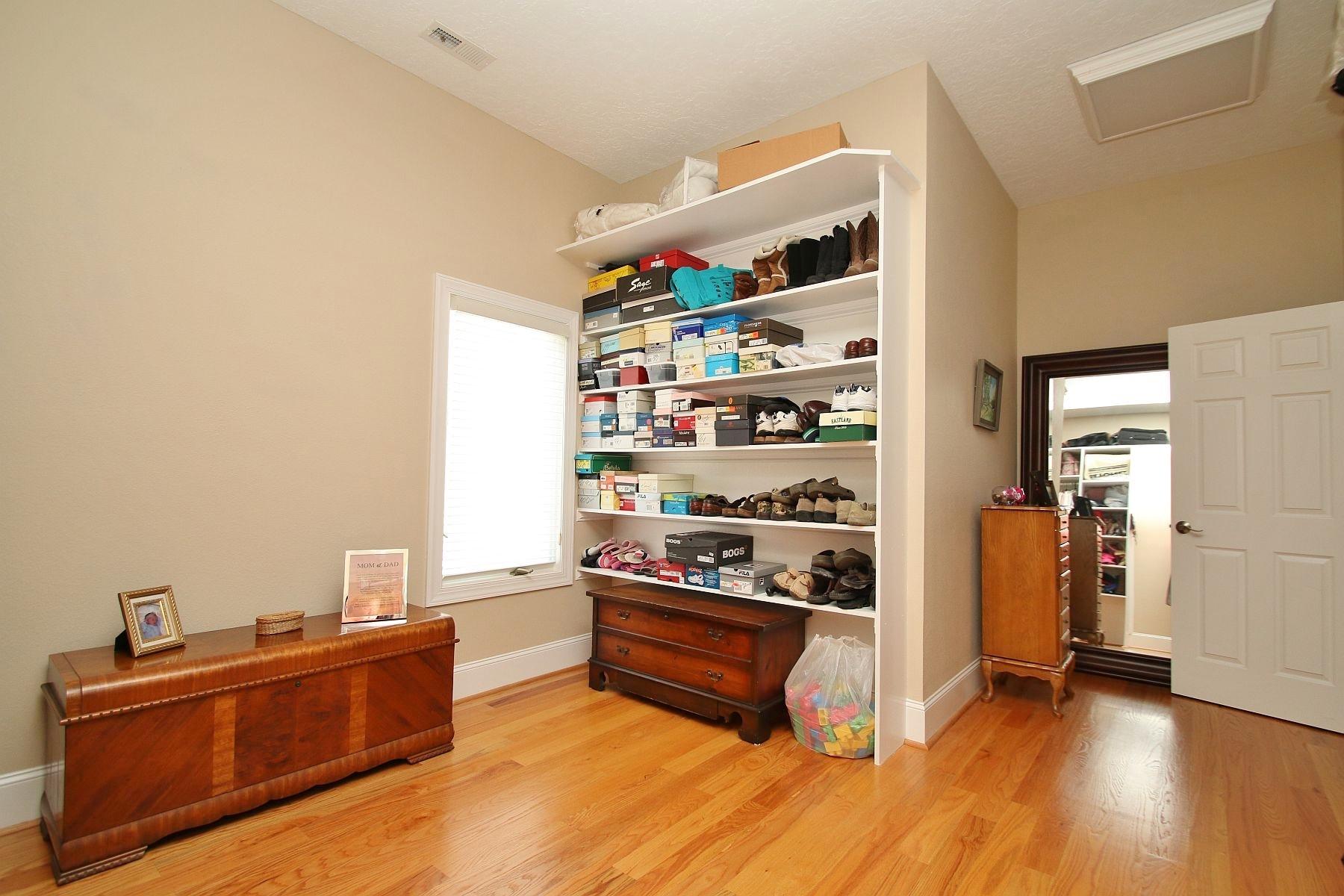 1961 Merriman Way Road Moneta, VA 24121 - Photo 18 of 58 M/Suite Walk-in dressing room & closet