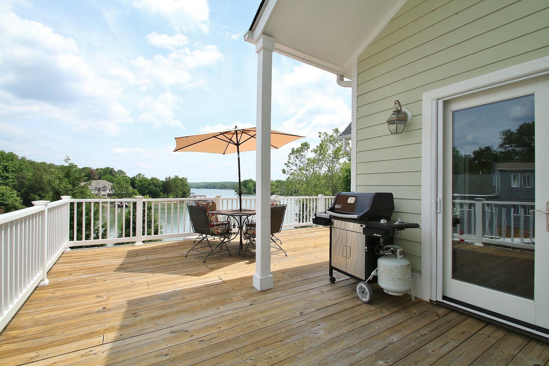 1961 Merriman Way Road Moneta, VA 24121 - Photo 25 of 58 Entry Level Decking w/propane hook-up