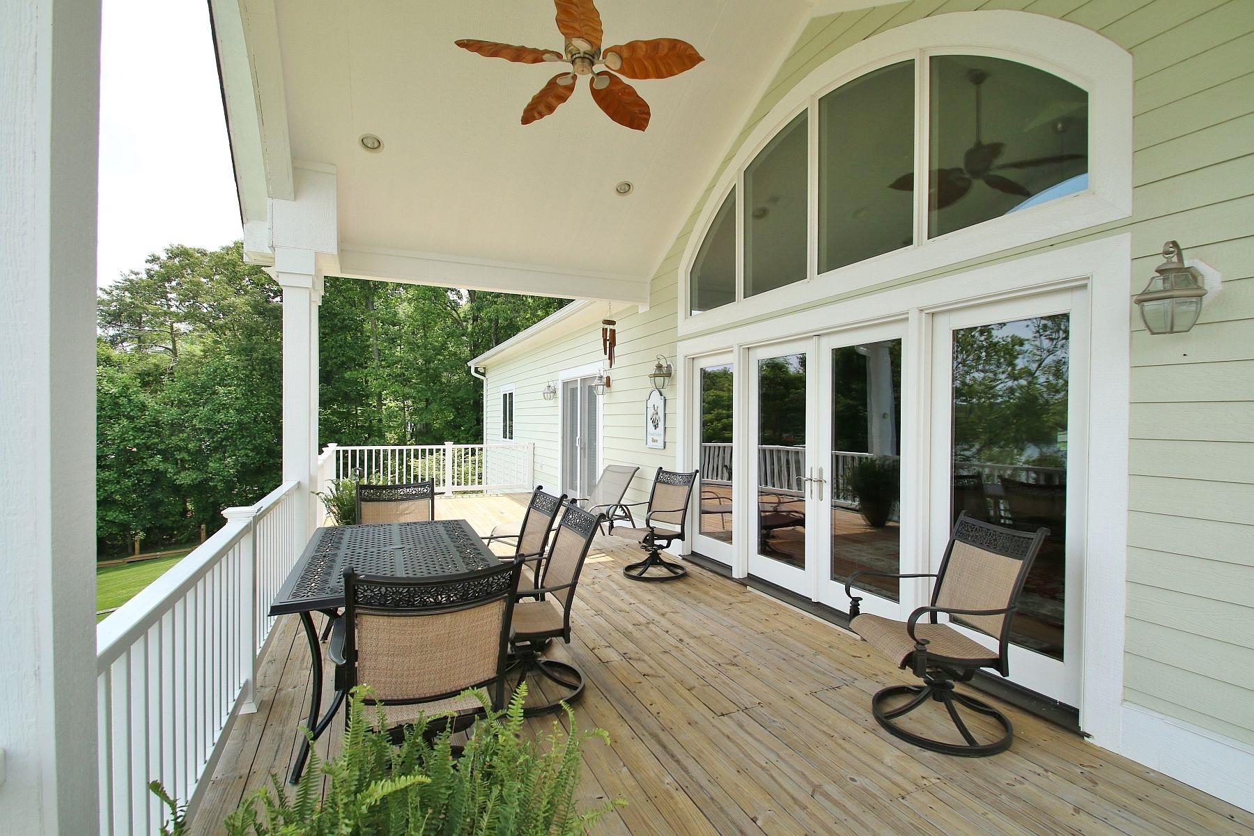 1961 Merriman Way Road Moneta, VA 24121 - Photo 27 of 58 Entry Level decking