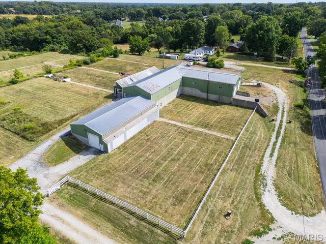 $850,000 | 3808 Stanka Lane, Godfrey, IL 62035