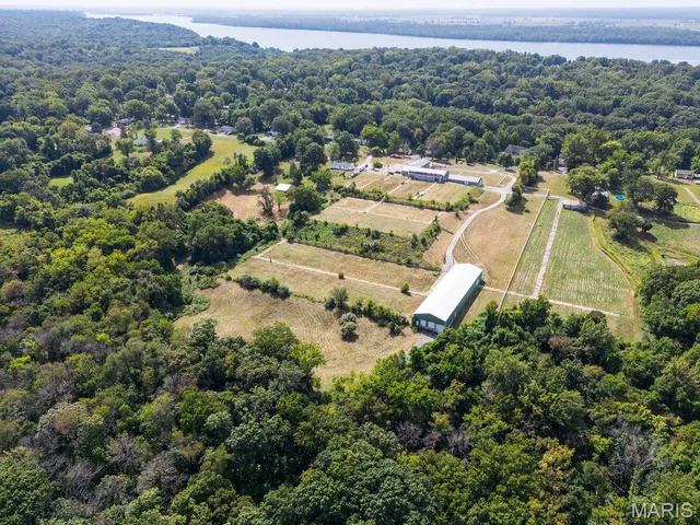 $850,000 | 3808 Stanka Lane, Godfrey, IL 62035