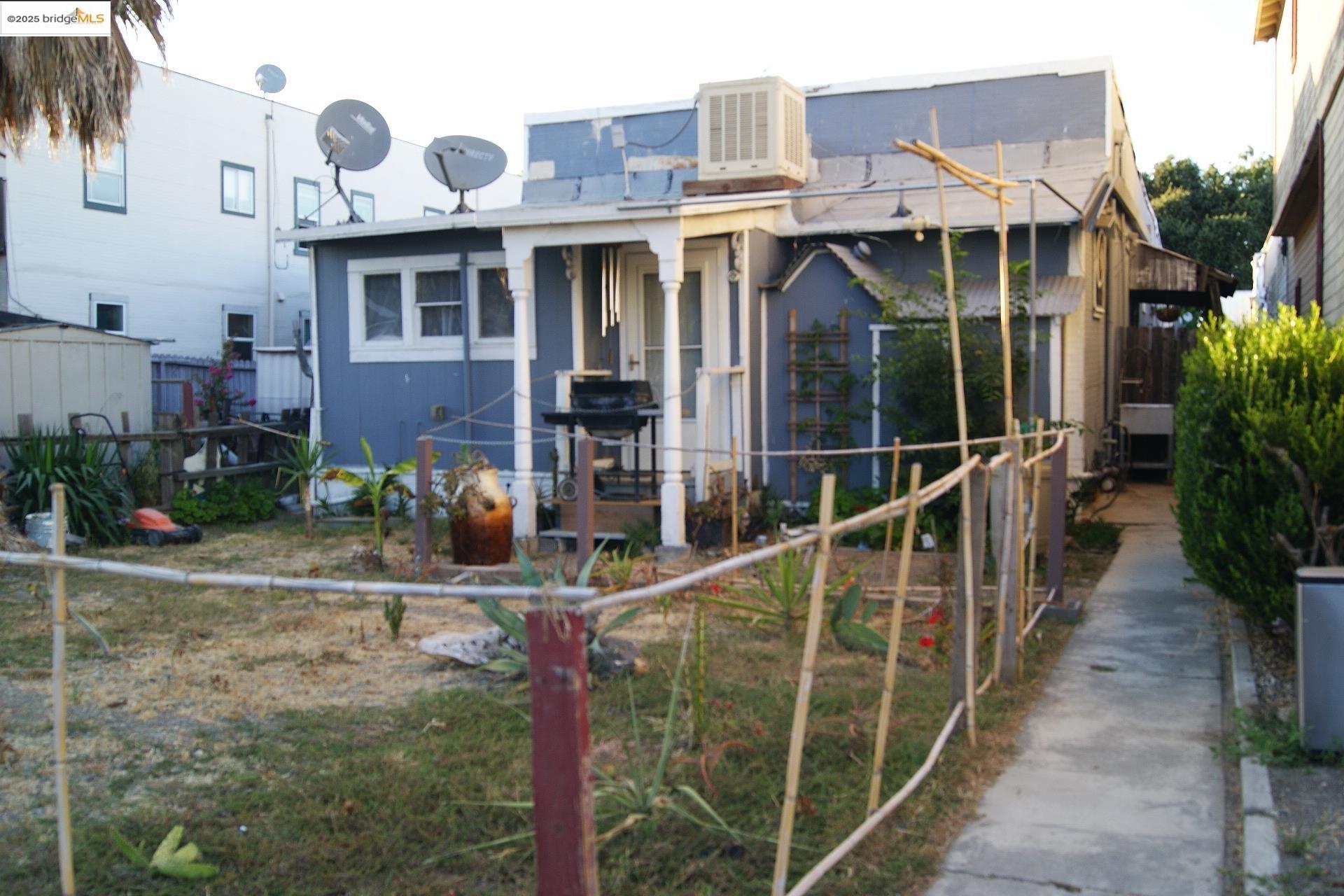 58 Main Street Isleton, CA 95641 - Photo 10 of 10 a view of a house with a porch