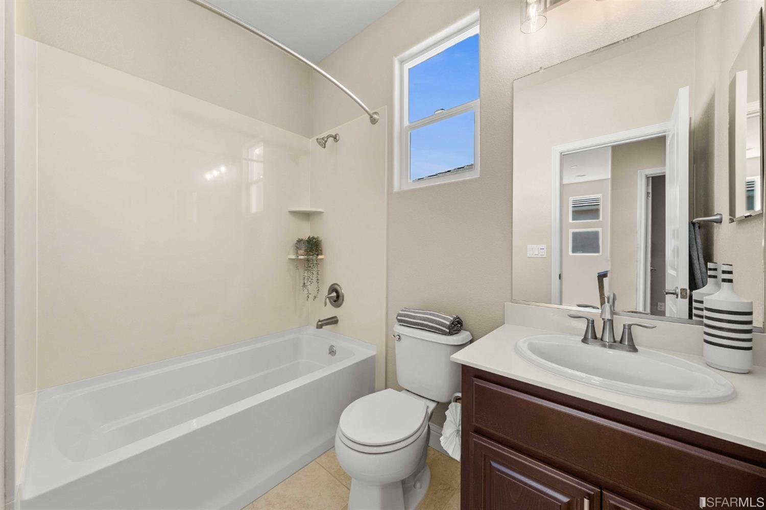 3547 Meyer Place Santa Clara, CA 95051 - Photo 27 of 34 a bathroom with a sink a toilet and a bathtub