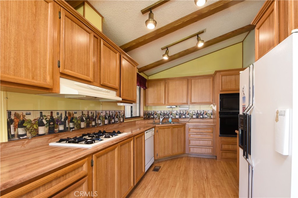 44607 Springwood Circle Hemet, CA 92544 - Photo 17 of 37